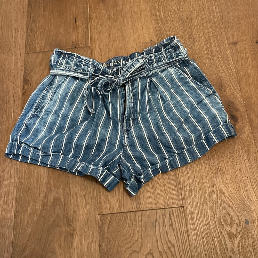 American Eagle drawstring striped shorts